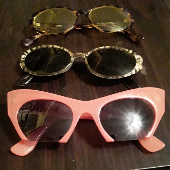 Unlisted Accessories - 3 PAIR OF SUNGLASSES